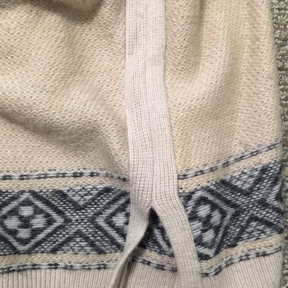 Patterned Gap  cardigan - Picture 2 of 3